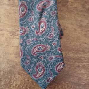 Marshall Field's paisley wool tie 👔